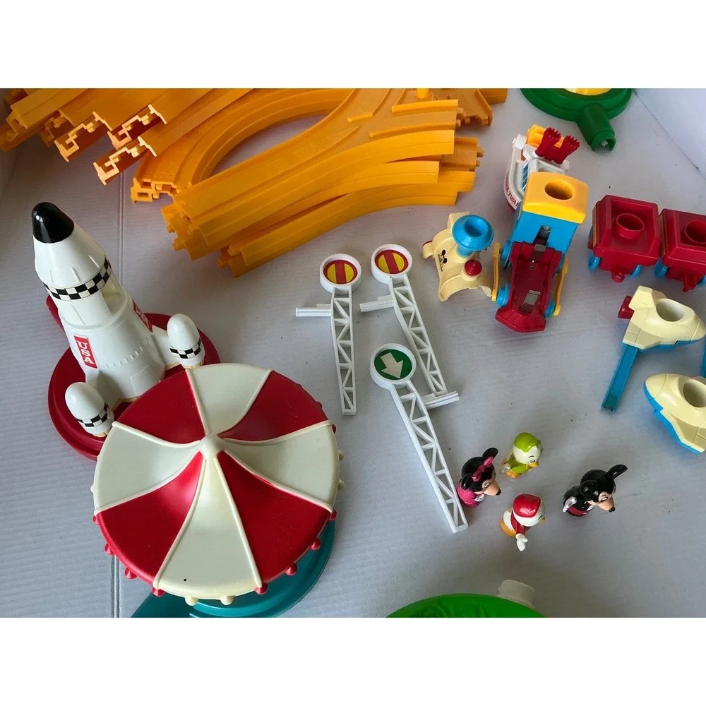 Playmates Vintage Disneyland Play Set Battery Train 31‎ Pieces Mickey Mouse Toy